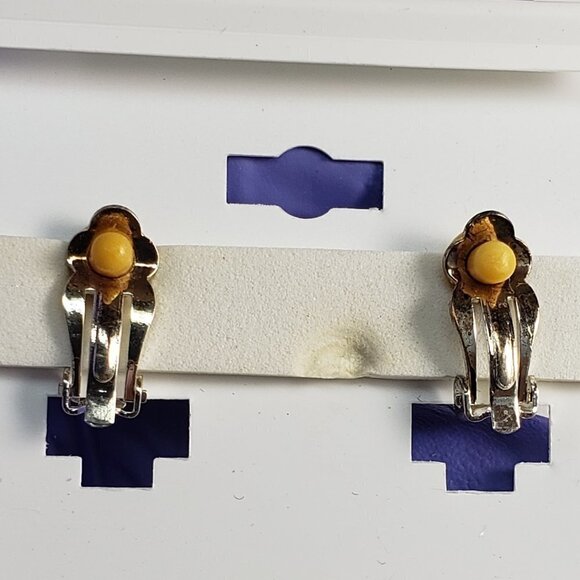 Silver-tone Faux Pearl Clip on Dazzling Earrings  - Women's Fashion Jewelry - Picture 3 of 5